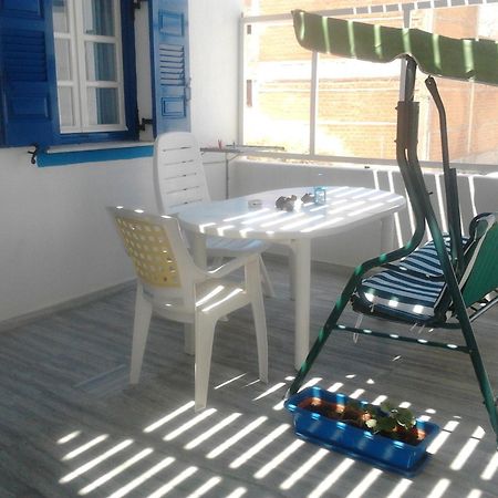 Villa Kostas Перисса Экстерьер фото