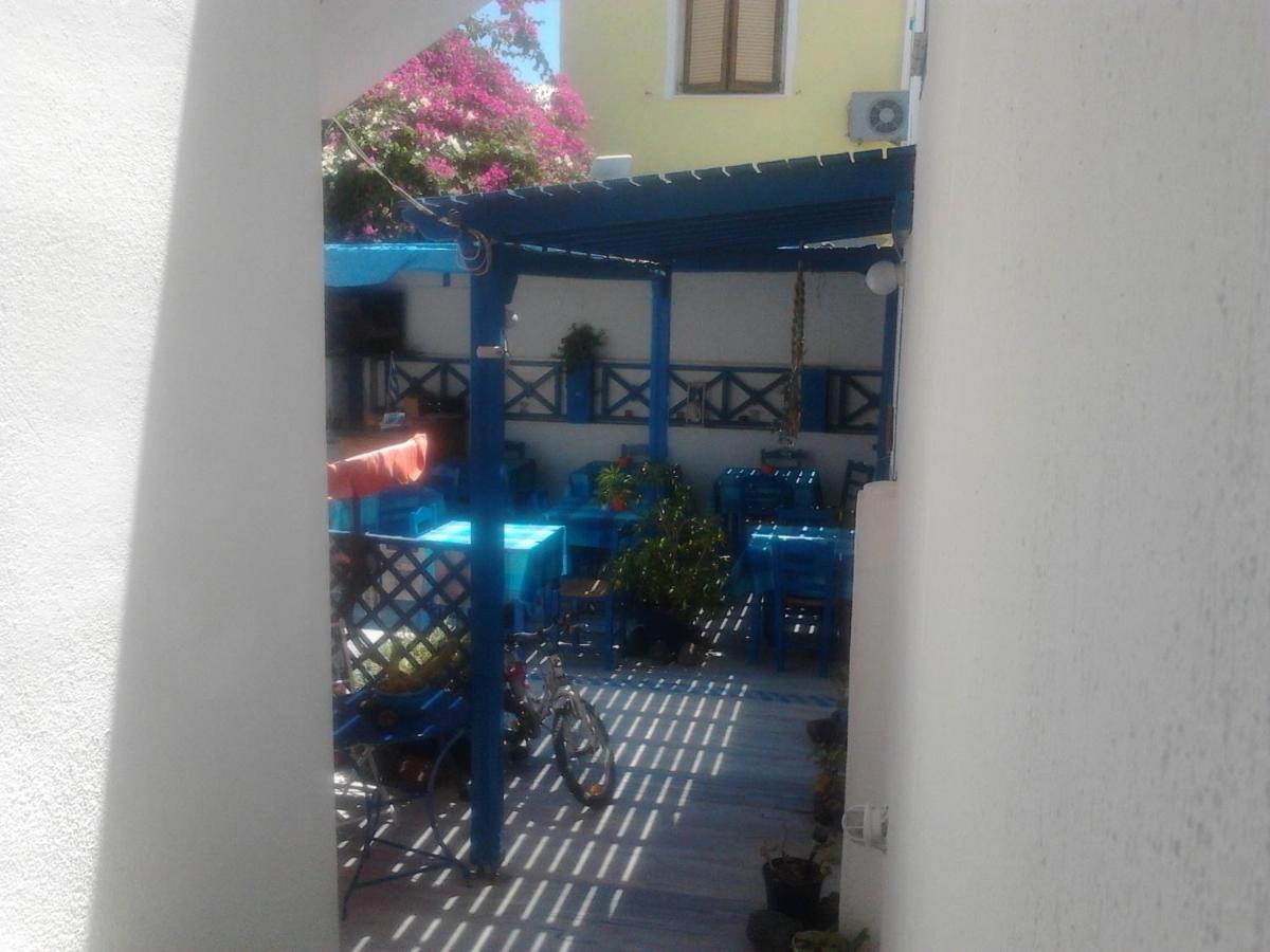Villa Kostas Перисса Экстерьер фото